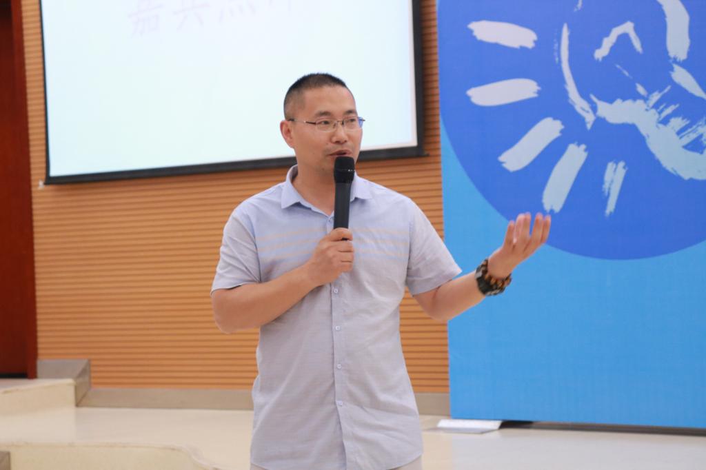 重庆延锋安道拓公司江津工厂经理刘波点评